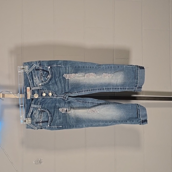 No boundaries capri's - Picture 1 of 9